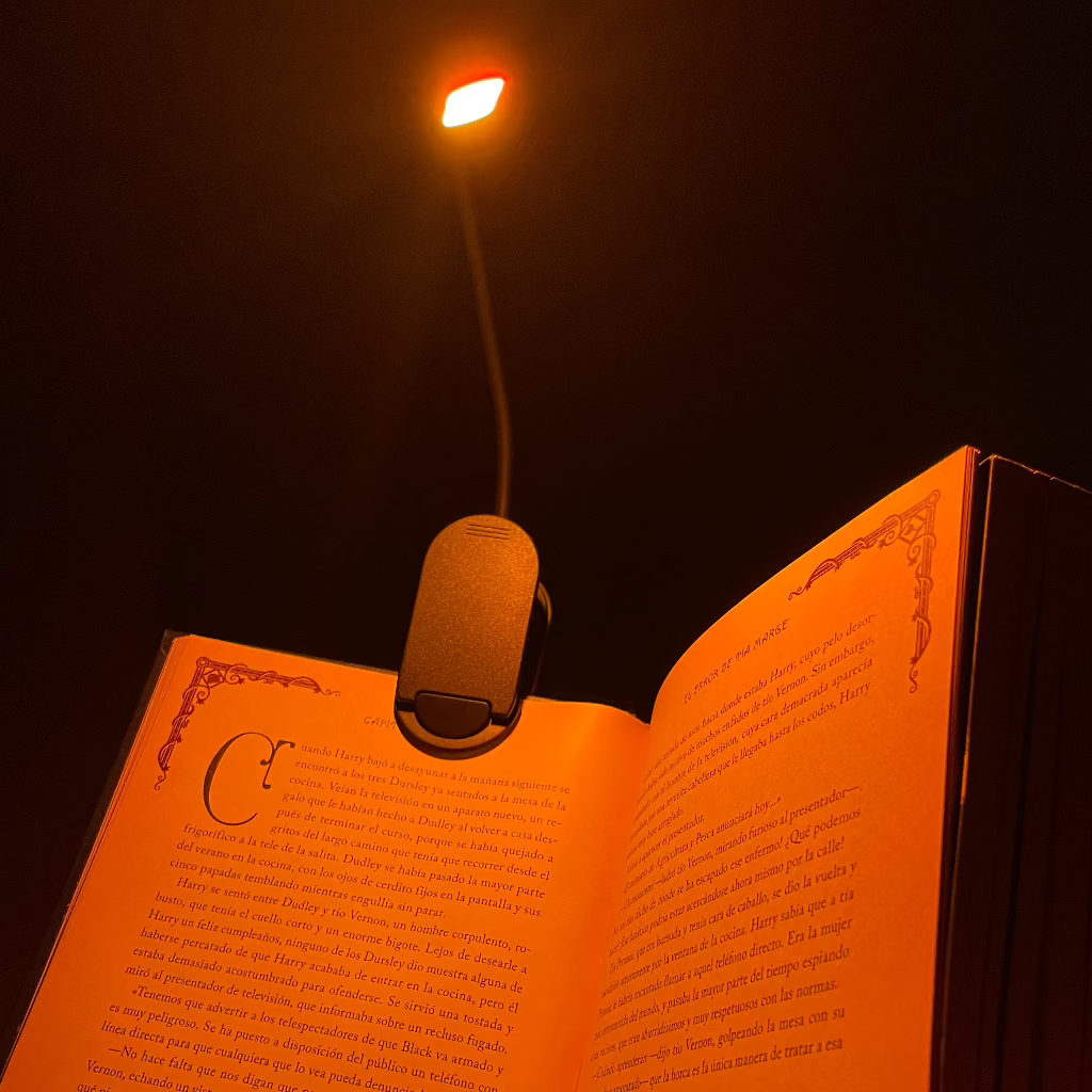 Luz LED de Lectura Ámbar/Roja con Estuche y Marcapáginas ¡De Regalo!