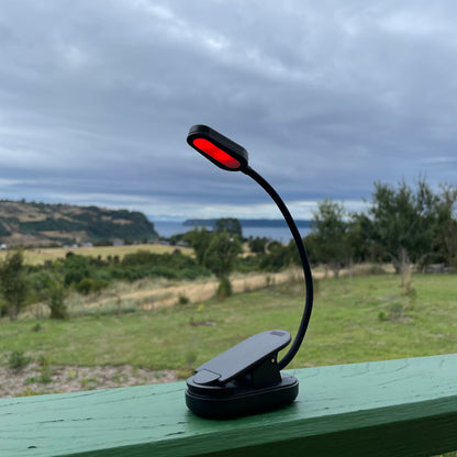Luz LED de Lectura Ámbar/Roja con Estuche y Marcapáginas ¡De Regalo!